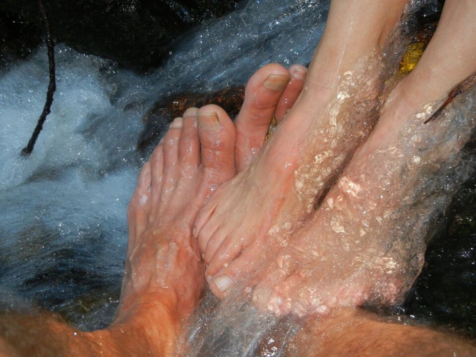 The mycosis of the nails of the legs